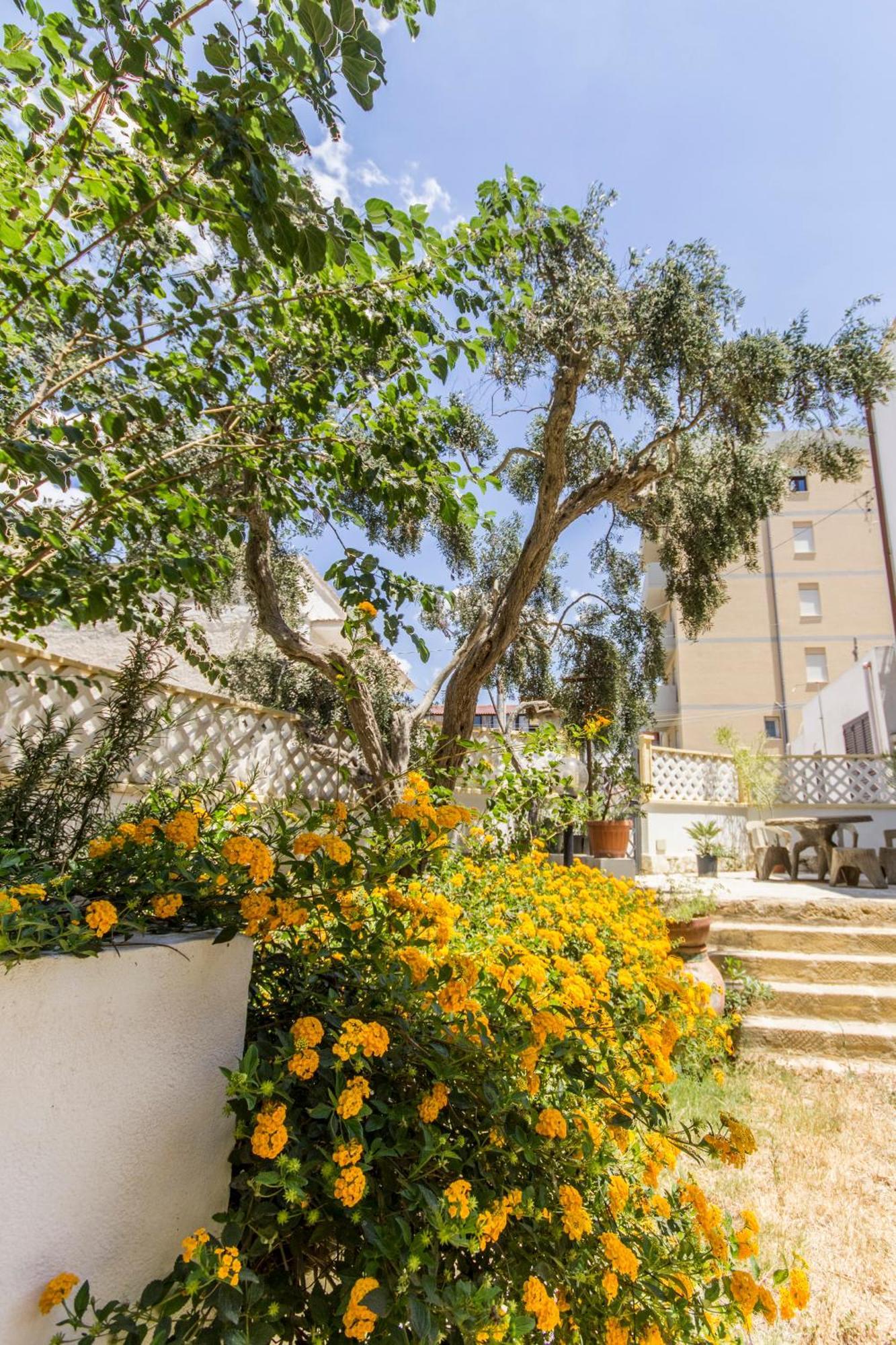 Residence Le Saline Марсала Екстер'єр фото