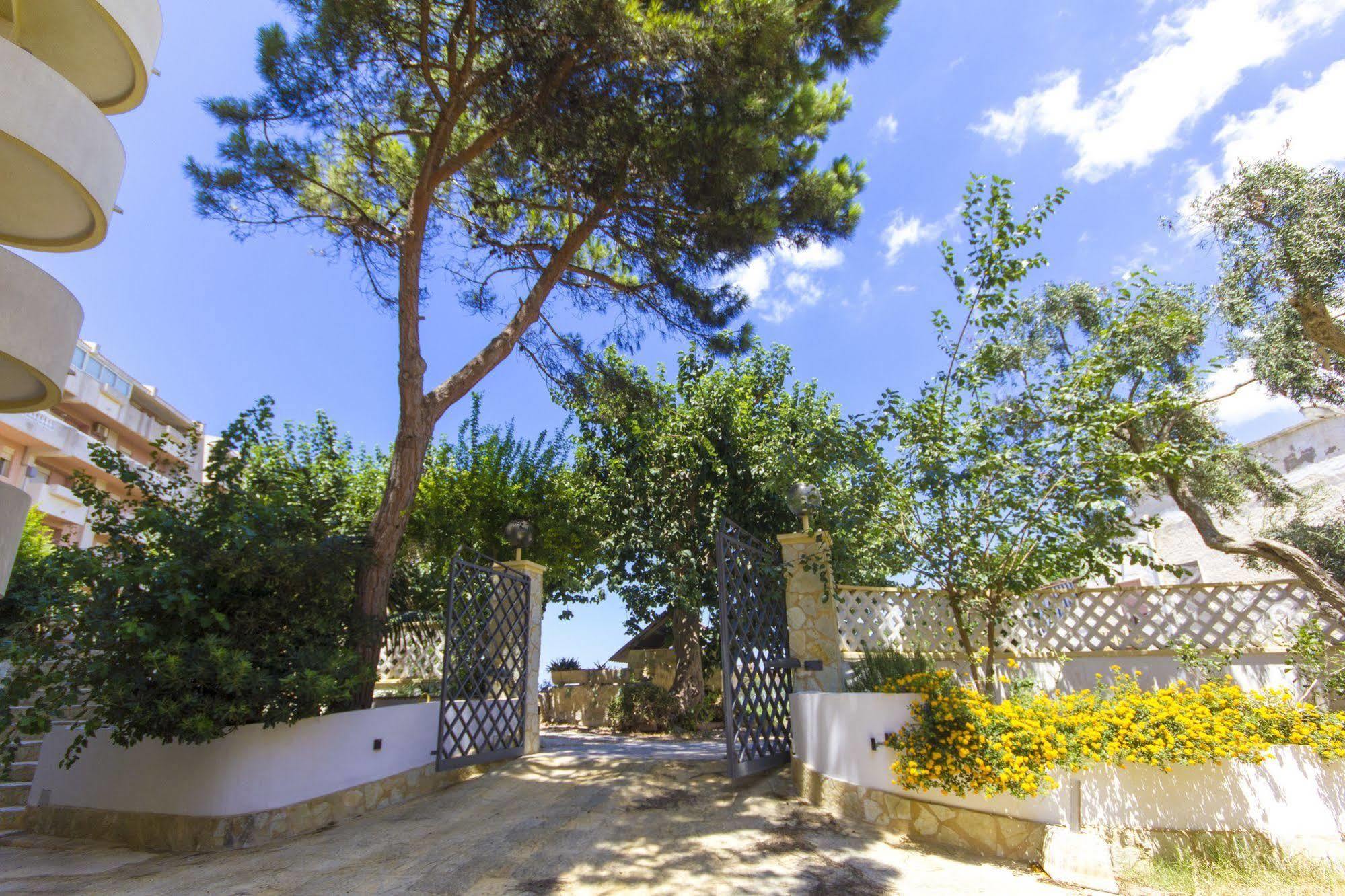 Residence Le Saline Марсала Екстер'єр фото